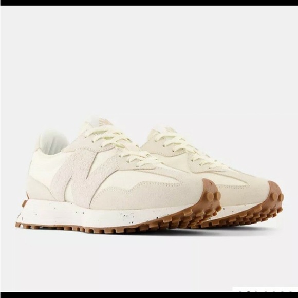 NWT! New Balance 327 Womens Size 7 Sneakers - Picture 4 of 8